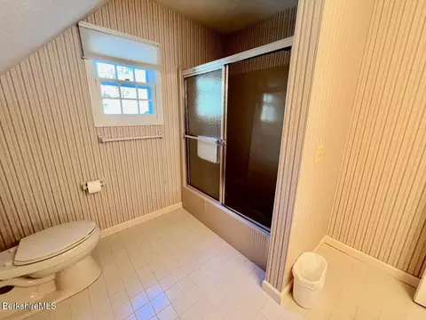 Bath - 70 Galway Ct, Lenox, MA 01240 photo 4 of 5