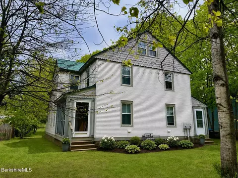 34 Church St, Stockbridge, MA 01262