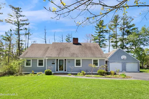 50 Mountain View Ter, Lee, MA 01238