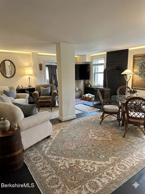 27 N Main Rd, Otis, MA 01253