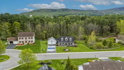 14 County Ct, Pittsfield, MA 01201