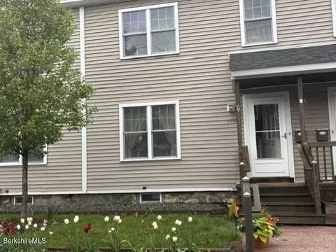 31 Taft St, North Adams, MA 01247
