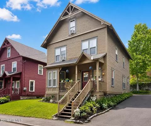 49 Arnold Pl # A, North Adams, MA 01247