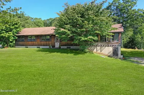 715 Main Rd, Monterey, MA 01245
