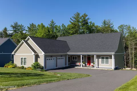 7 Thrushwood Ln, Great Barrington, MA 01230