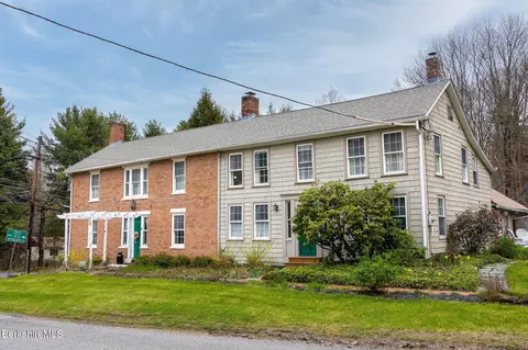 3 Lake Buel Rd, Great Barrington, MA 01230