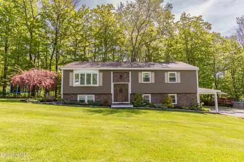 818 Partridge Rd, Lanesborough, MA 01237