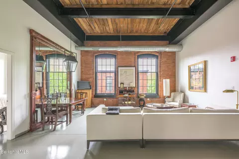 160 Water St #210, Williamstown, MA 01267