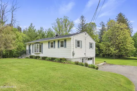 555 Marble St, Lee, MA 01238