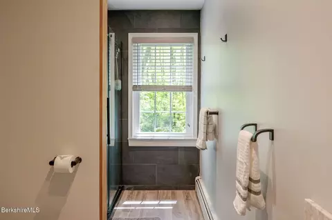 Bath - 249 Boardman St, Sheffield, MA 01257 photo 3 of 6