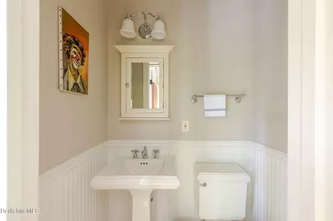 Bath - 249 Boardman St, Sheffield, MA 01257 photo 1 of 6