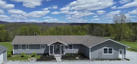 210 Bailey Rd, Lanesborough, MA 01237