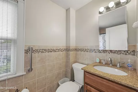 Bath - 142 Benedict Rd, Pittsfield, MA 01201 photo 1 of 2