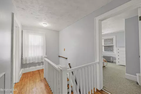 Entry Way - 142 Benedict Rd, Pittsfield, MA 01201 photo 2 of 3