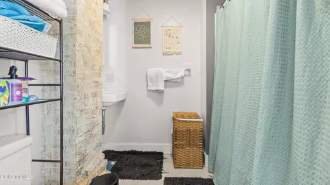 Bath - 465 Chapel St, Lee, MA 01238 photo 6 of 10