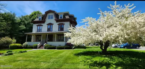 465 Chapel St, Lee, MA 01238