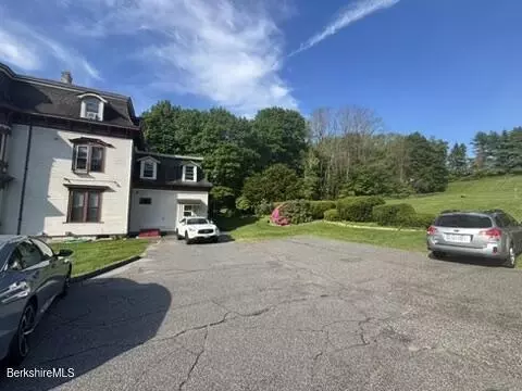 Exterior - 465 Chapel St, Lee, MA 01238 photo 2 of 2
