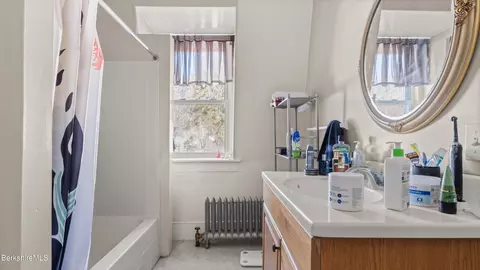 Bath - 465 Chapel St, Lee, MA 01238 photo 4 of 10