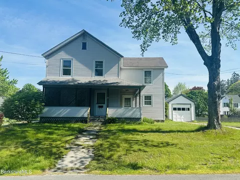 17 Ashuelot St, Dalton, MA 01226