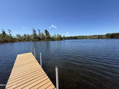 286 Lee Rd, Lenox, MA 01240 photo 3
