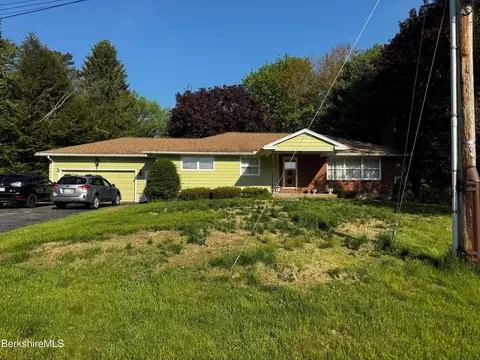 170 Longview Ter, Pittsfield, MA 01201