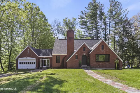 76 Kenilworth St, Pittsfield, MA 01201