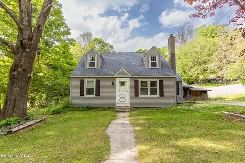 347 Maple St, Hinsdale, MA 01235