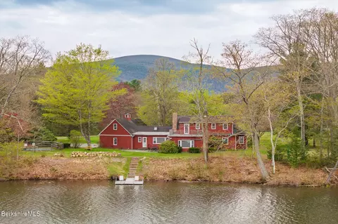 6 Bay Ln, Sheffield, MA 01257