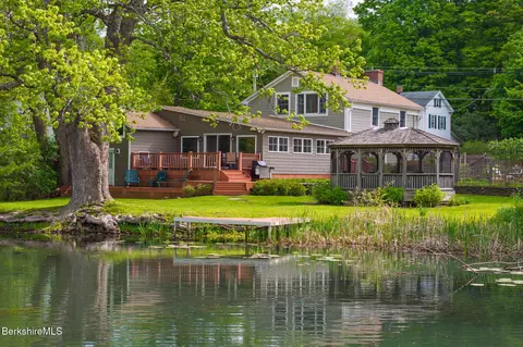 7 Swamp Rd, West Stockbridge, MA 01266