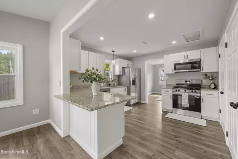 Entry Way - 53 Tabar Ave, Lee, MA 01238 photo 3 of 5