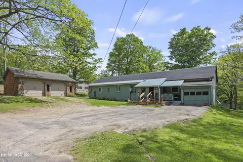 192 Curran Rd, Cheshire, MA 01225