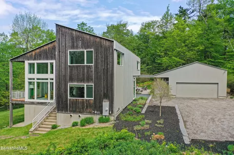 103 Long View Dr, Becket, MA 01223