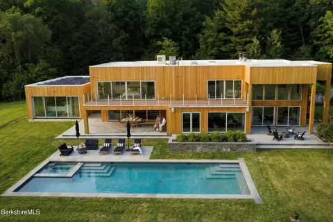 33 Ford Rd, Old Chatham, NY 12136