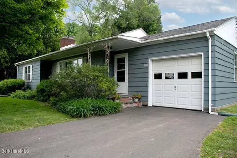 2124 Us-9 --, Kinderhook, NY 12106