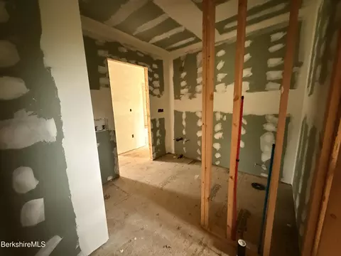 Entry Way - 15 Haskell Rd, Peru, MA 01235 photo 3 of 4