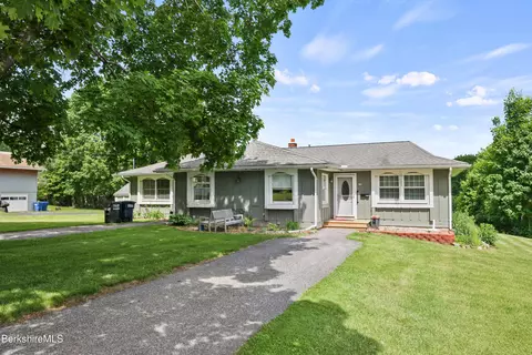 80-82 Prospect St, Lee, MA 01238