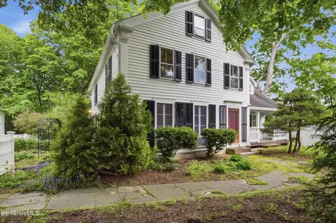 4 Stockbridge Rd, West Stockbridge, MA 01266