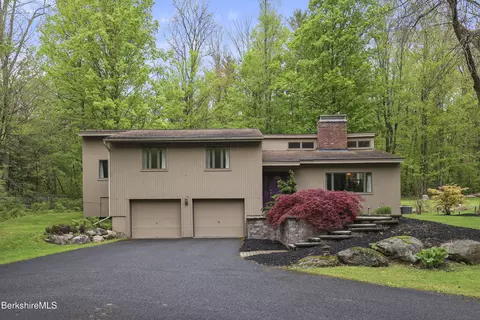 1862 Home Rd, Sheffield, MA 01257