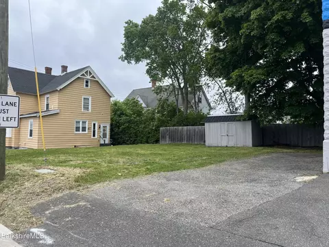 69 Tyler St, Pittsfield, MA 01201