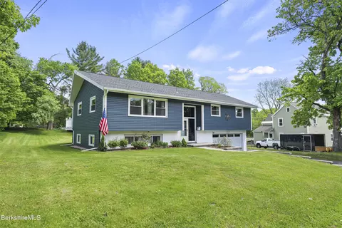 10 Oswald Ave, Pittsfield, MA 01201