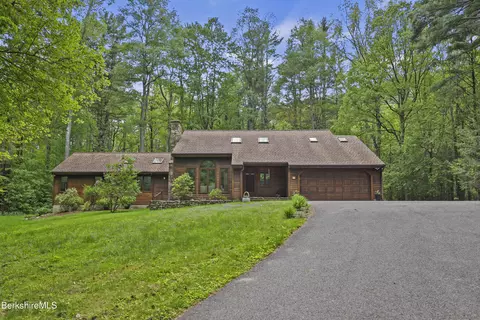 11 Muddy Brook Cir, Great Barrington, MA 01230