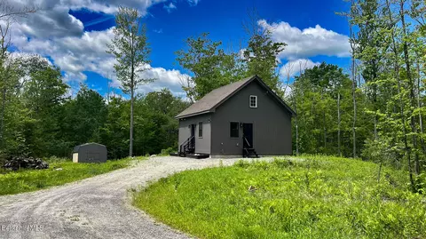 7 West St, Sandisfield, MA 01255