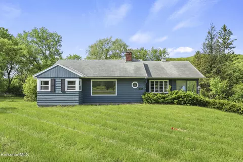 132 Main St, Williamstown, MA 01267