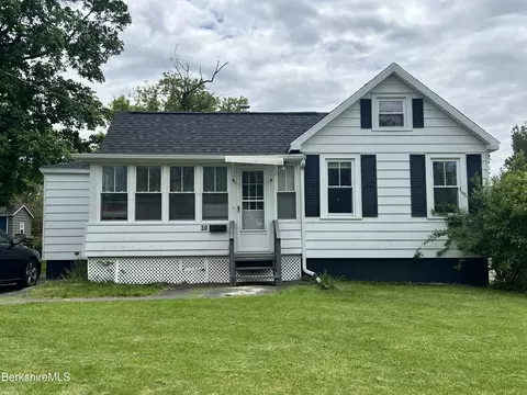 30 Anthony St, Adams, MA 01220