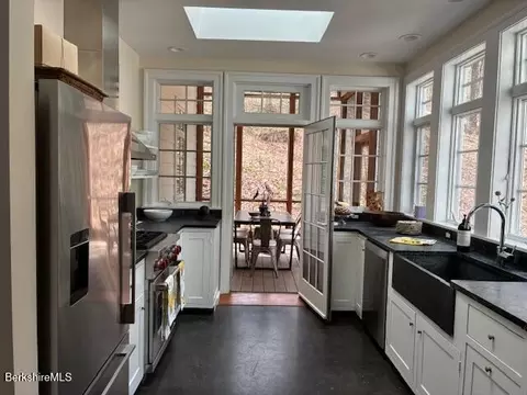 127 Monument Valley Rd, Great Barrington, MA 01230