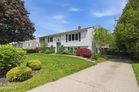 18 Greenings Ave, Pittsfield, MA 01201