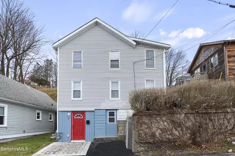 9 Richmond Ln, Adams, MA 01220