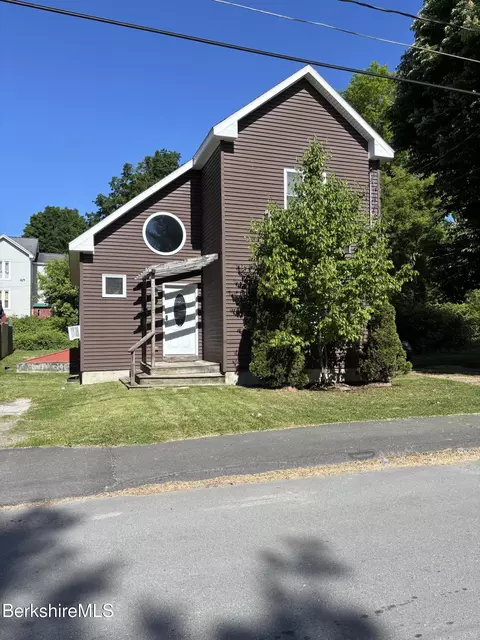 75 3rd St, Pittsfield, MA 01201