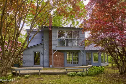 7 Church St, Stockbridge, MA 01262