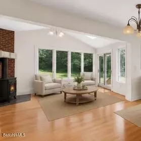 15 Cross Rd, West Stockbridge, MA 01266